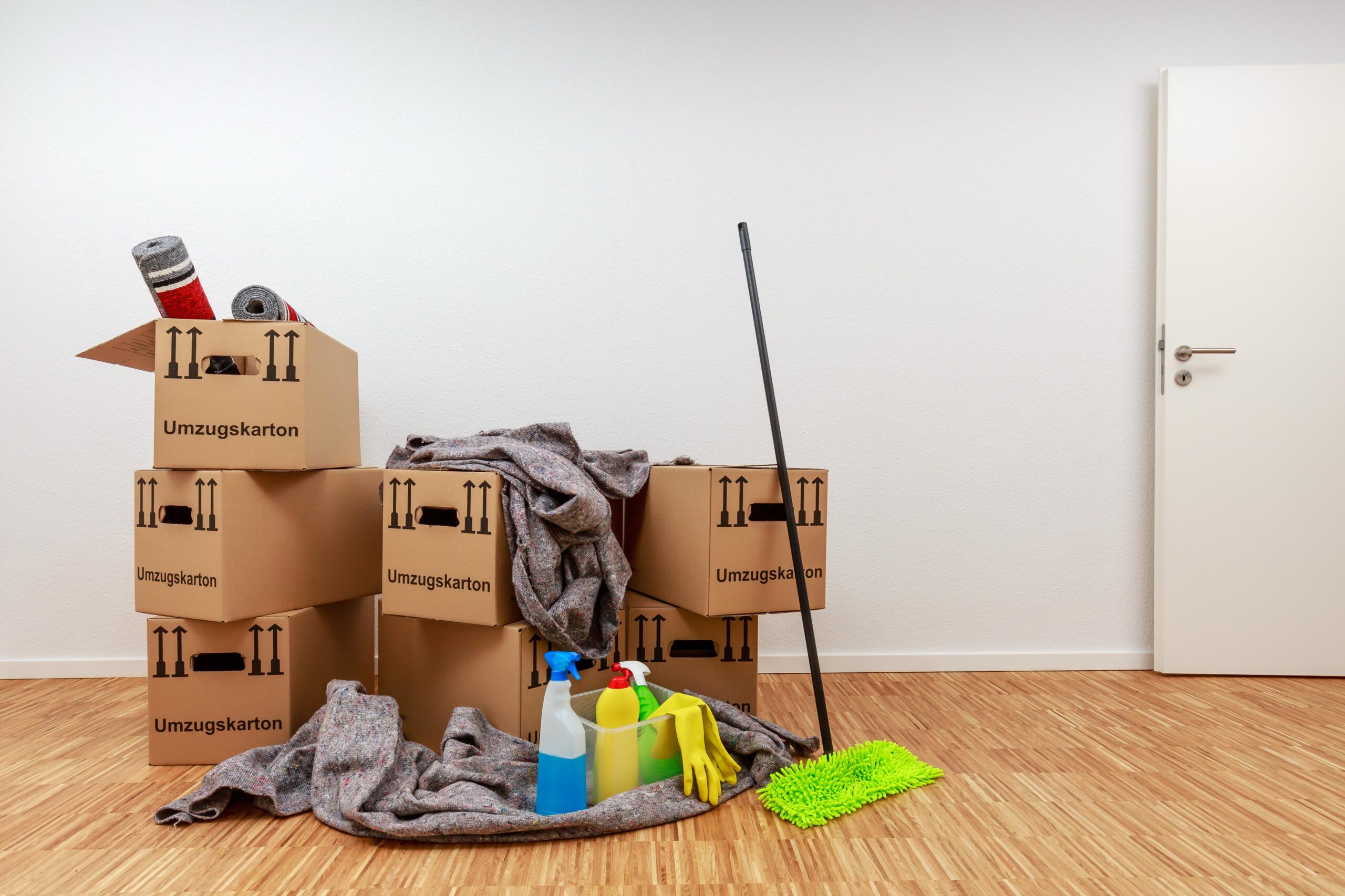 Reinigungsmaterialien für die besenreine Räumung einer Wohnung in Erkelenz.